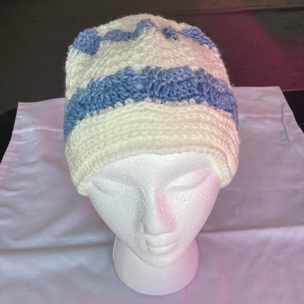 Hand crochet hat - Picture 2 of 2